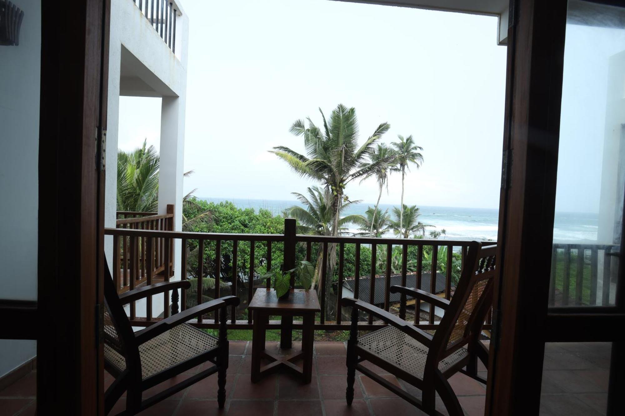 Pearldrop Waves Mirissa Hotel Exterior foto